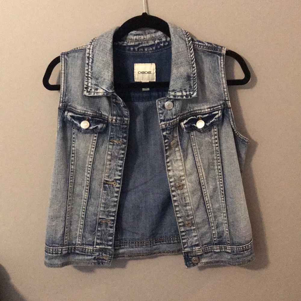 No sleeve jean jacket